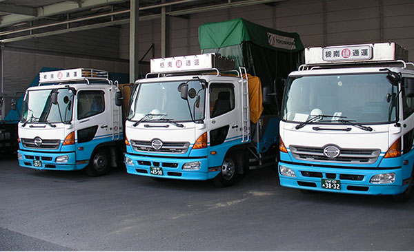 4トン平ボディ車
